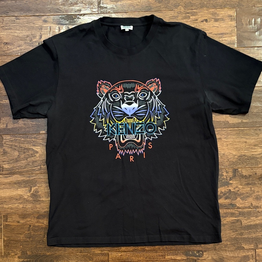 Kenzo Black Tee with Multicolor Tiger Design.  Fits like a large.